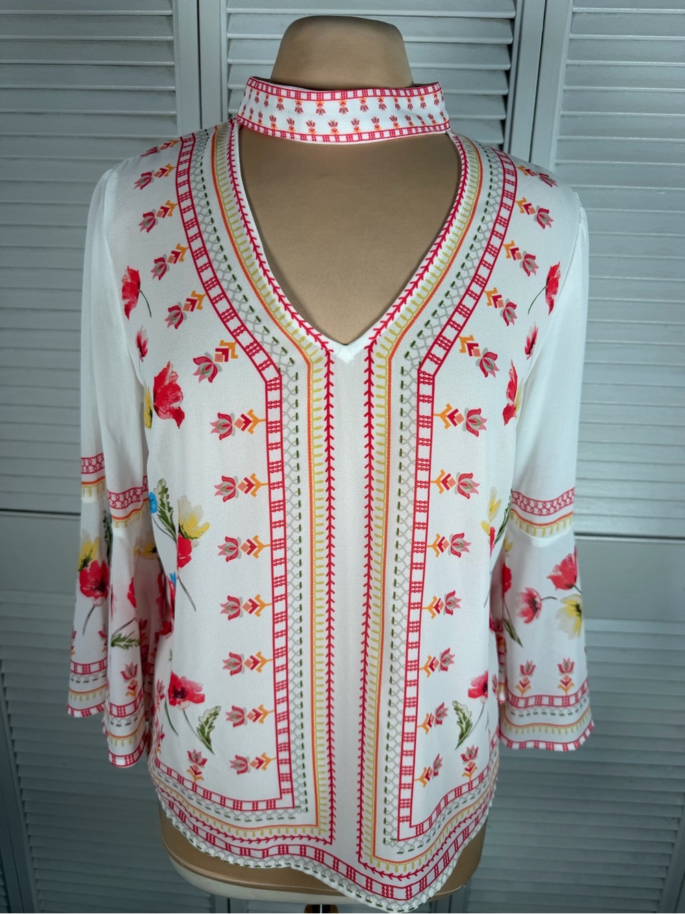 Jealous‎ Tomato Floral Bell Sleeve Choker Blouse Medium